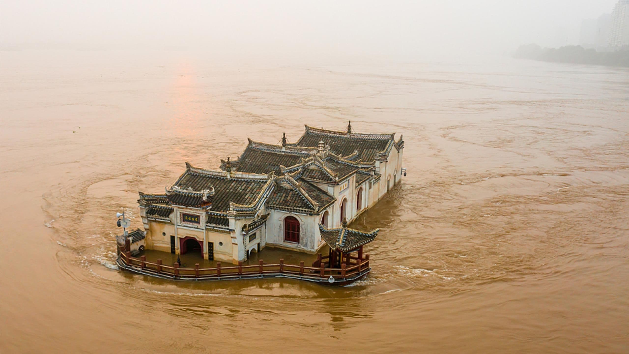 700-year-old pavilion in Yangtze floodwater, 2020